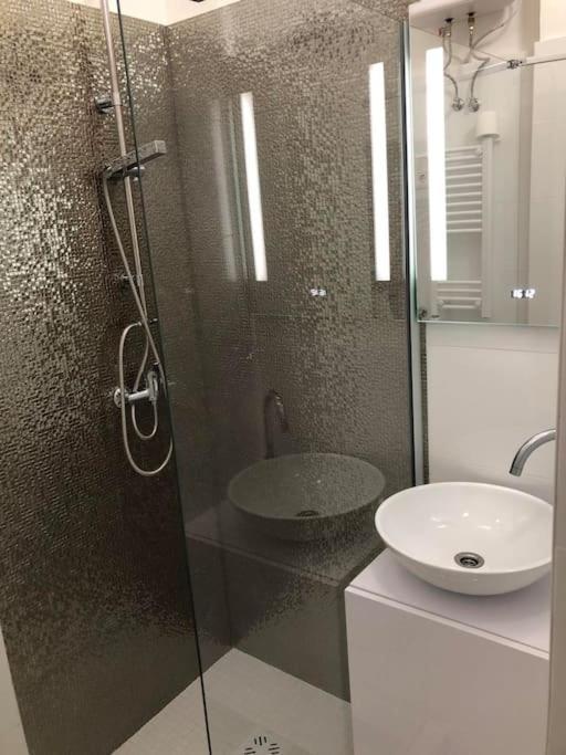 Colton West Deluxe Apartment Budapest Extérieur photo
